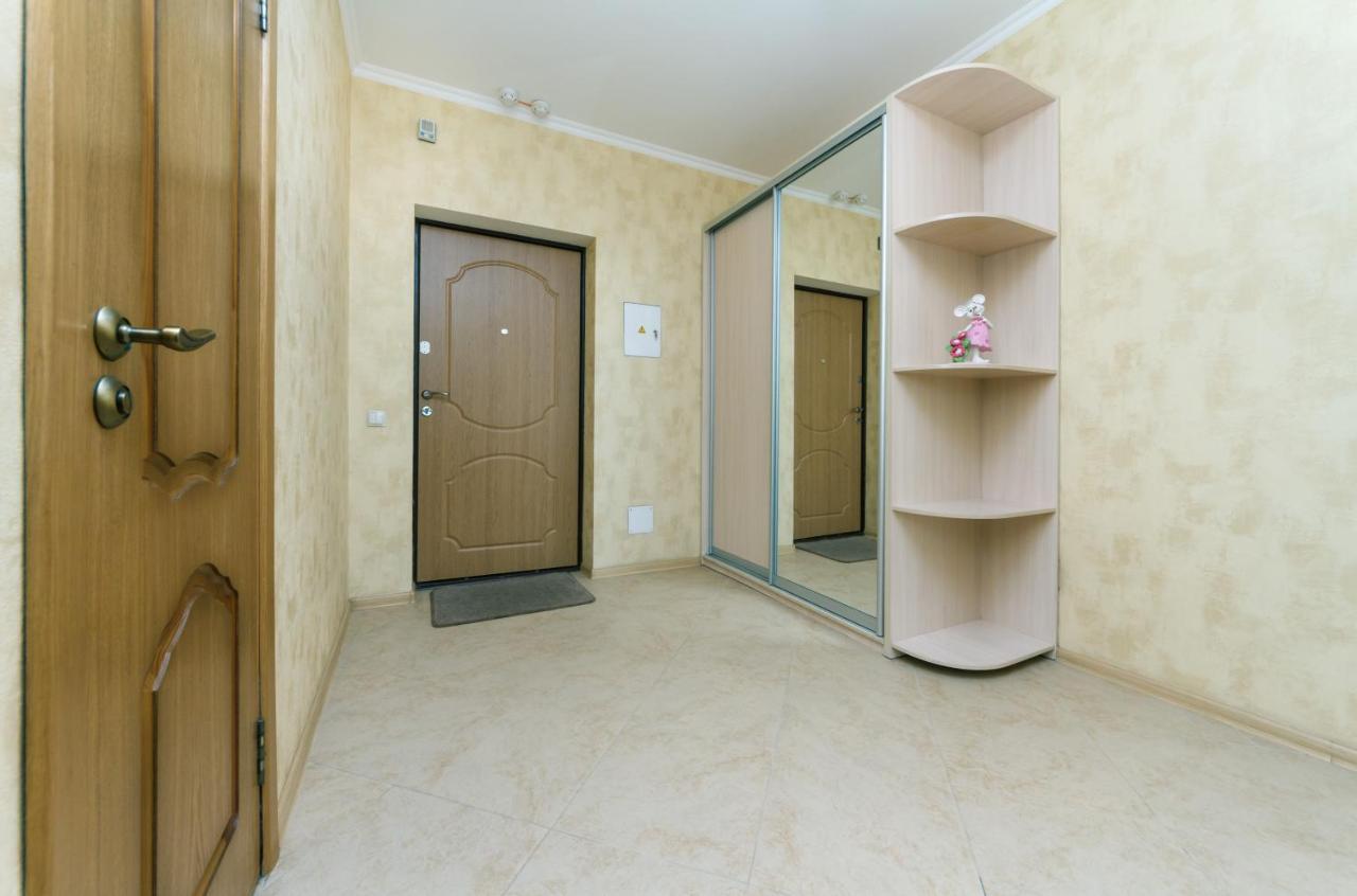 Прекрасная Однокомнатная Квартира С Чудесным Видом Из Окна Kyiv Exterior photo